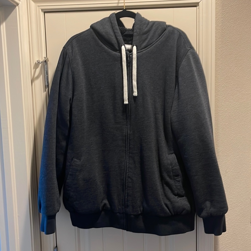Mens Goodfellow & Co XXL hooded jacket. Like new. Pretty thick n warm